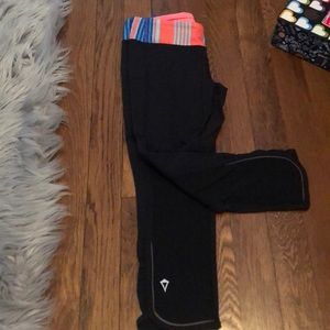 Girls ivivva cropped leggings